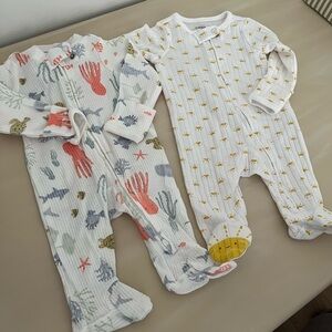 NWOT Carter's Kids One Piece Footies - Multicolor and White